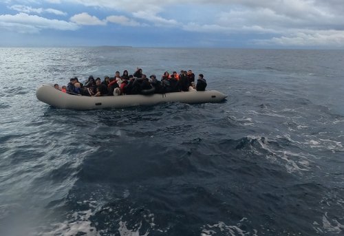 Balıkesir Açıklarında 31 Düzensiz Göçmen Beraberinde 25 Çocuk Yakalanmıştır