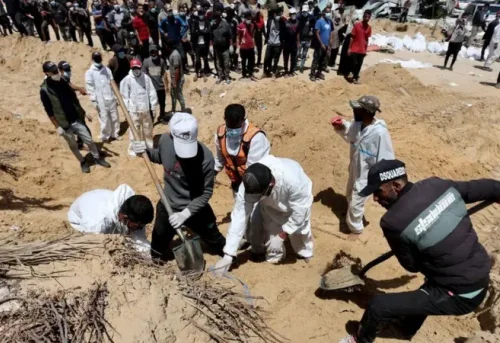 Gazze'deki hastanelerde toplu mezar bulunduğu iddiaları hakkında ne biliniyor