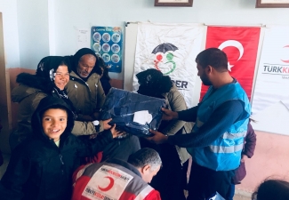 IMKANDER and Turkish Red Crescent dressed the children