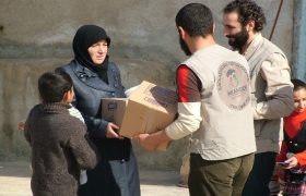 Suriye bebek maması dağıtımı