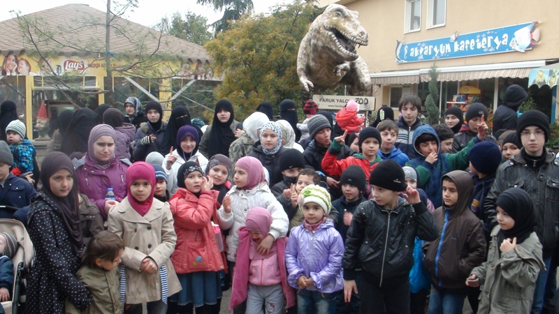 Yetimlerimizle hayvanat bahçesi gezisi yaptık