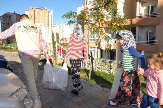 İMKANDER kurbanda da savaş muhacirlerinin yanında