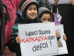 Kafkasyalı çocuklar Putin'i protesto etti