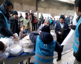 Suriye'de günde 300 bin ekmek dağıtıyoruz