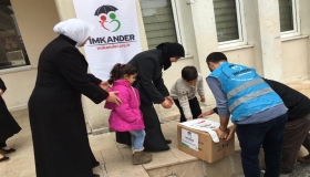 Suriyeli öğretmenlere erzak yardımı