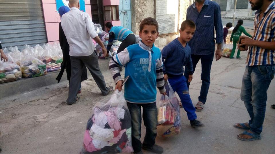 Halep'e insani yardım eli - Milliyet