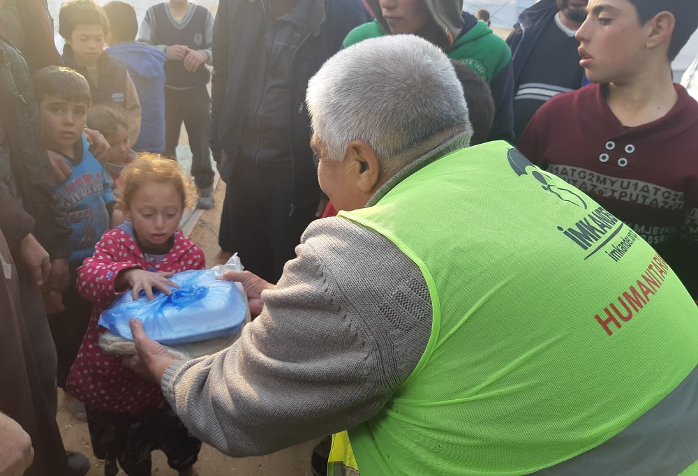 İdlib halkına gıda kömür ve battaniye yardımı - MEDYA