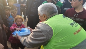 İdlib halkına gıda kömür ve battaniye yardımı - MEDYA