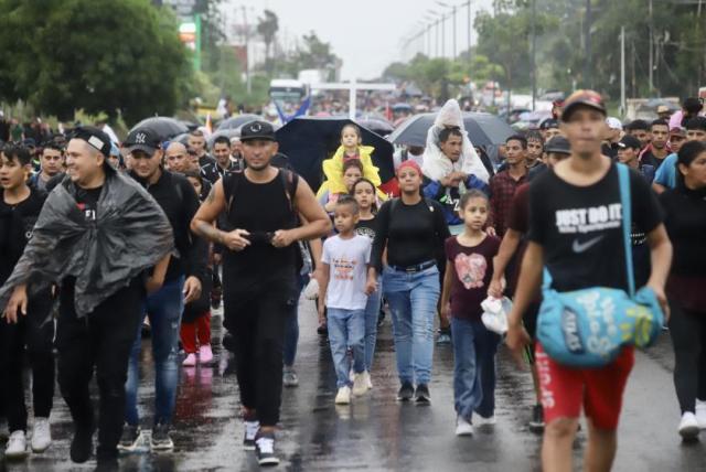 Yeni göç kervanı Meksika'dan ABD ye doğru yola çıktı