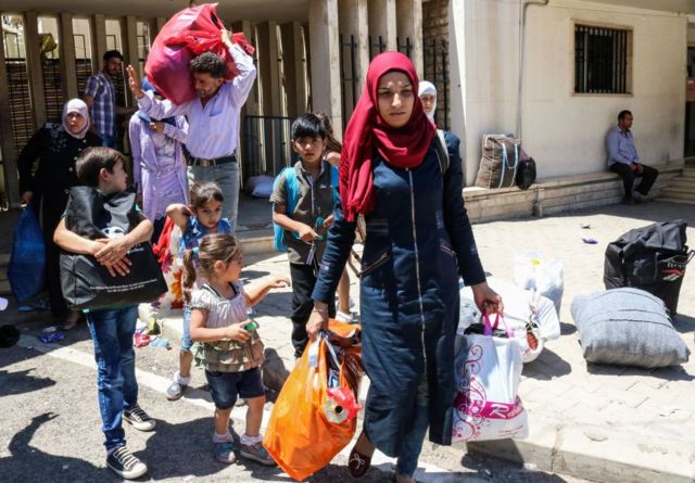 Lübnan Suriyeli mültecileri ülkelerine geri göndermeye başlıyor