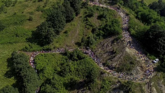 Srebrenitsa Soykırımı 28 yılında Kurbanlar anısına 'Barış Yürüyüşü'