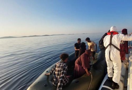 Balıkesir Açıklarında 13 düzensiz göçmen kurtarılmıştır