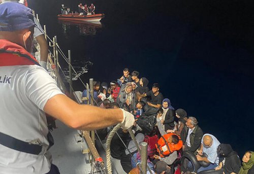 Çanakkale de 38 kaçak göçmen yakalandı