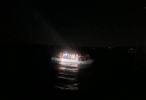Çanakkale açıklarında 42 düzensiz göçmen kurtarılmıştır