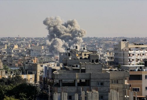 İsrail'in 21 gündür yoğun saldırı altında tuttuğu Gazze Şeridi'nde hayatını