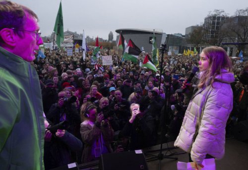 Amsterdam'daki İklim ve Adalet Yürüyüşü nde Nehirden denize özgür Filistin