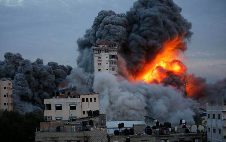 İsrail'in Gazze'ye gece boyunca saldırı düzenlemeye devam etti