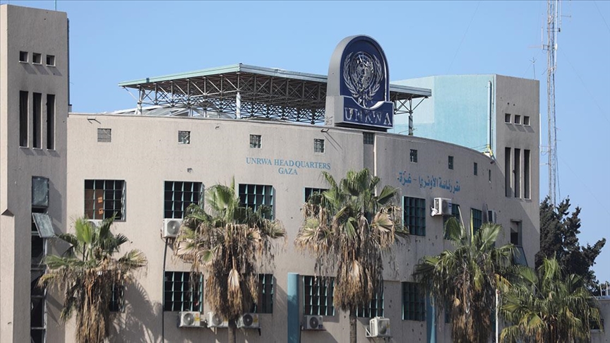 İsrail'in hedefindeki UNRWA'yı finanse etmeyi kesen bazı ülkeler ve AB
