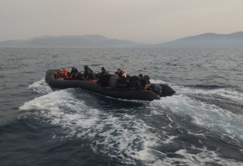 İzmir Açıklarında 31 Düzensiz Göçmen Beraberinde 13 Çocuk Yakalanmıştır