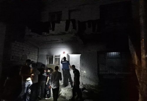 Diyarbakır'da 3 ü çocuk 5 mültecinin olduğu ev kundaklandı