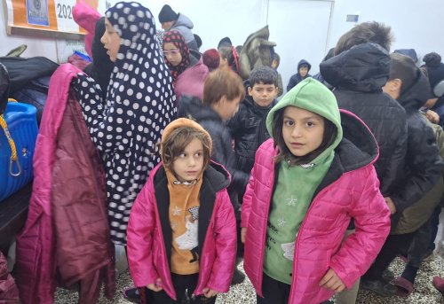 El-Bab 039 da 350 yetime kışlık mont hediyesi