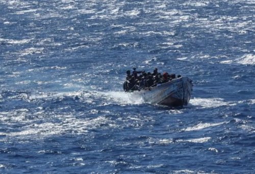 Mültecileri taşıyan tekne battı 1 ölü 25 kayıp