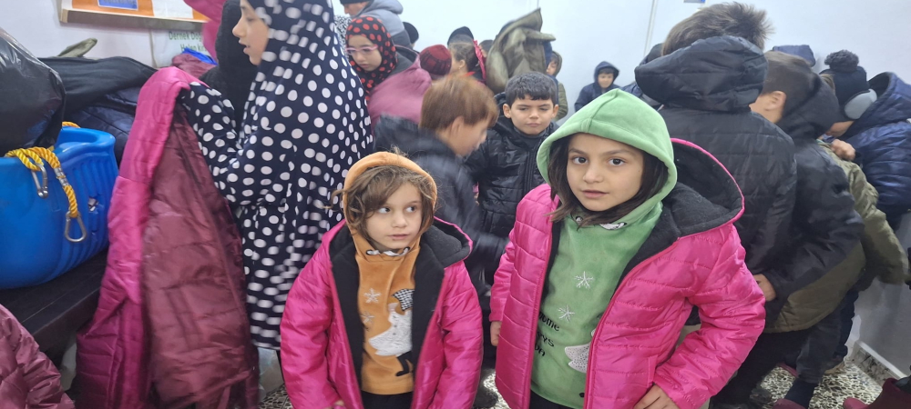 El-Bab 039 da 350 yetime kışlık mont hediyesi